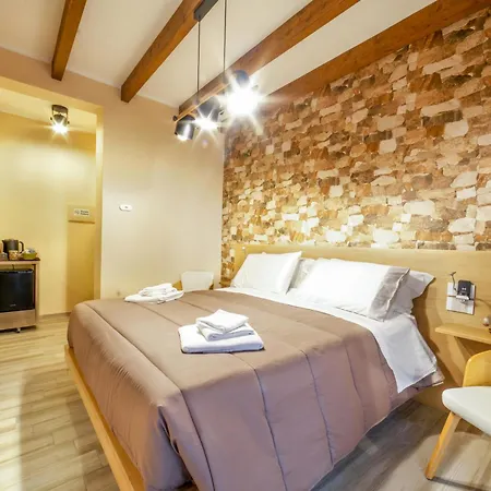 Tzia Lillina Bed & Breakfast 3*
